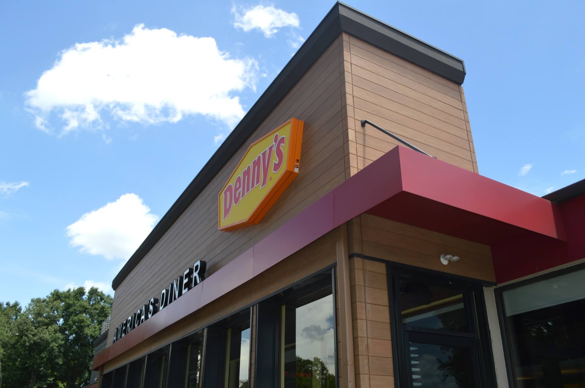 Denny's - Wade Hampton